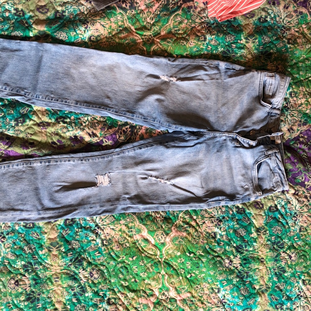 Forever 21 mom, ripped jeans